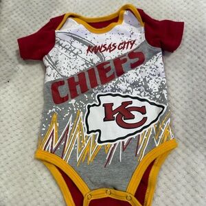 Mitchell & Ness Kansas City Chiefs Infant Bodysuit - Red, Yellow, Gray